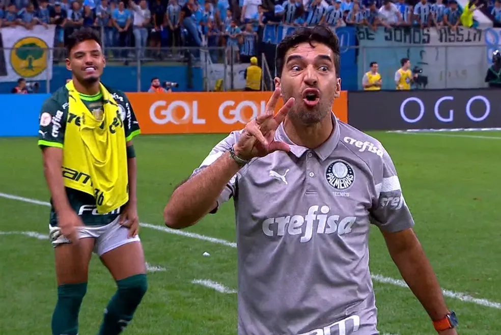 Abel Ferreira protesta contra a arbitragem depois da derrota do Palmeiras para o Grêmio na Série A do Brasileiro. Foto: Reprodução / Sportv